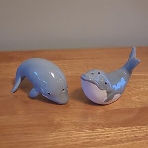 VINTAGE CAPILANO VANCOUVER Ceramic Whale Salt and Pepper Shakers, Japan